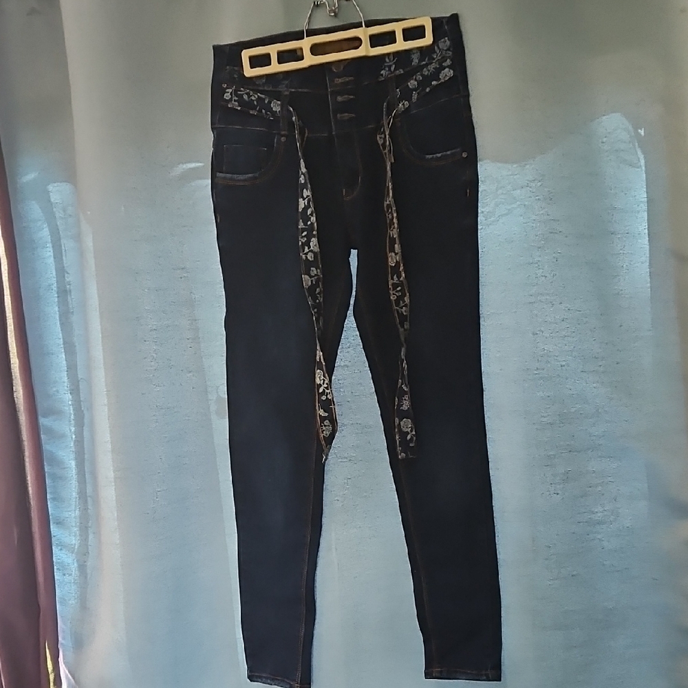 Dodo Women's Skinny Jeans with Floral Accents